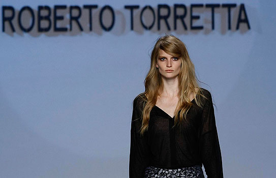 Roberto Torreta se decanta por el look descuidado en Cibeles 09