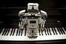 Uno de los robots desarrollados por un grupo de investigaci&oacute;n de la Universidad de M&aacute;laga, capaz de reconocer y localizar canciones al ser silbadas o tarareadas.
