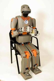 El robot Reem-B se 'toma' el desayuno El robot Reem-B se 'toma' el desayuno