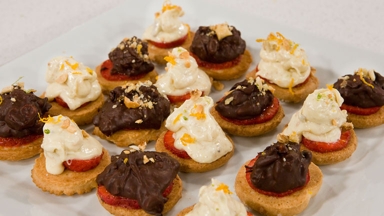 Saber Cocinar - Postres - Rocas de avellanas con fresas 