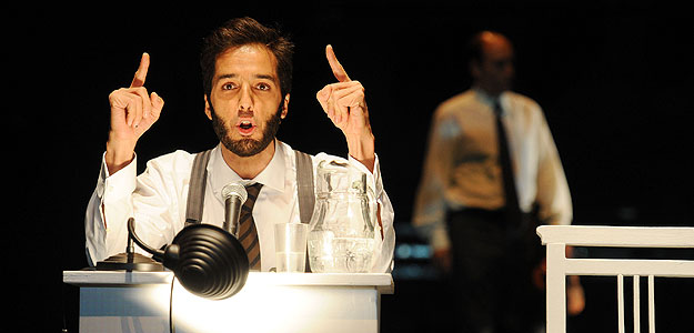 Rodolfo Sacrist&aacute;n en el ci&eacute;nt&iacute;fico en 'Proyecto Milgram'