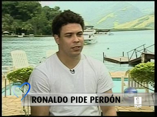 Ronaldo niega ser homosexual y consumir drogas en la televisi&oacute;n brasile&ntilde;a