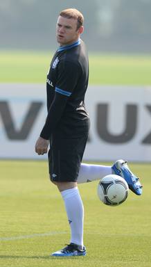 Inglaterra tendr&aacute; que afrontar dos partidos sin Wayne Rooney
