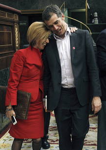 Rosa D&iacute;ez y Toni Cant&oacute; llegan juntos a la sesi&oacute;n de tarde del debate