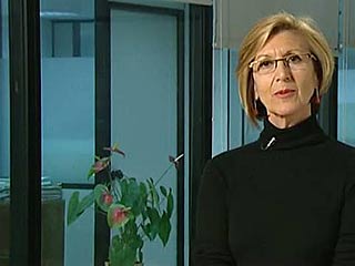 Ver v&iacute;deo  'Rosa D&iacute;ez (UPyD): "Los que est&aacute;n sentados ah&iacute; est&aacute;n m&aacute;s preocupados de mantener los 17 chiringuitos que de tomar las medidas necesarias para afrontar la crisis"'