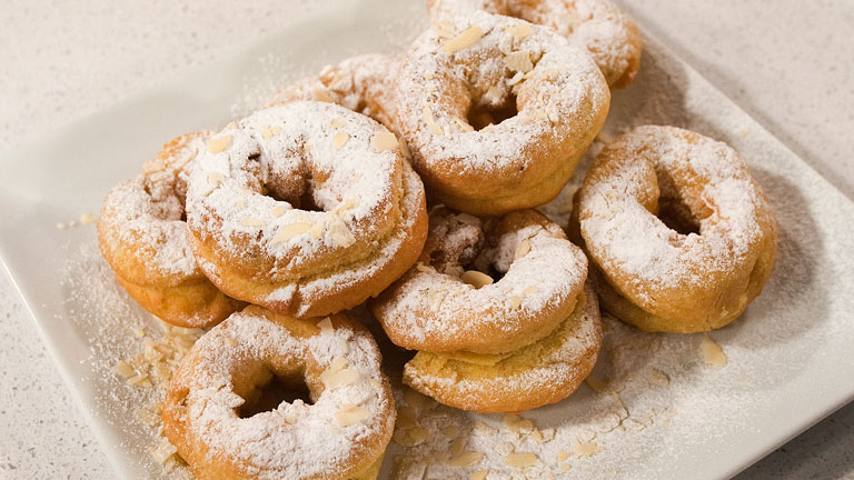 Saber Cocinar - Postres - Rosquillas con frutas escarchadas y almendra