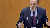 Rubalcaba anuncia que el PSOE "no renuncia" a la moción de censura como instrumento