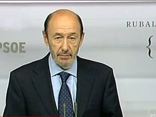 Ver v&iacute;deo  'Rubalcaba confirma que hab&iacute;a hablado sobre el adelanto electoral con Rodr&iacute;guez Zapatero'