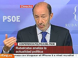 Ver v&iacute;deo  'Rubalcaba denuncia las "l&iacute;neas rojas" que traspasa el PP en educaci&oacute;n y sanidad'