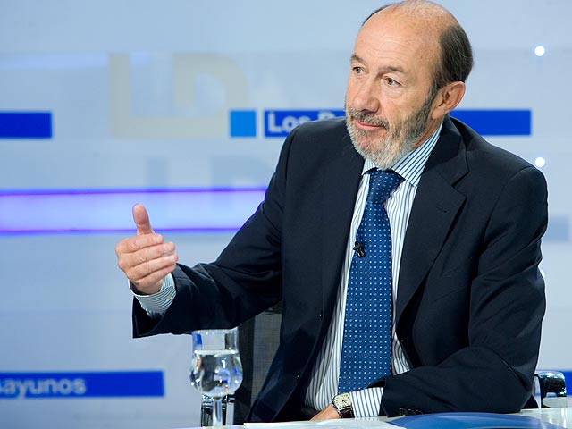 Rubalcaba sobre ETA: "No cambiaremos la pol&iacute;tica antiterrorista ni negociaremos"
