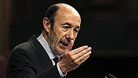 Ir al Video&nbsp;Rubalcaba ofrece a Rajoy "un gran acuerdo" para recuperar la "confianza"