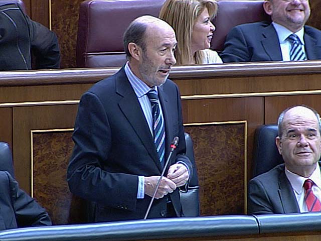 Rubalcaba parafrasea a Amaral para evitar el 'caso Fais&aacute;n' en el Congreso: "Usted sin m&iacute; no es nada"