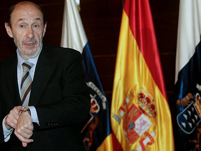 Ver v&iacute;deo  'Rubalcaba: "Es la primera vez en muchos a&ntilde;os que la ilegalizada Batasuna rechaza la violencia de ETA"'