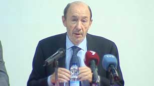 Ver v&iacute;deo  'Rubalcaba se&ntilde;ala que para salir de la crisis el Gobierno debe contar con todos'
