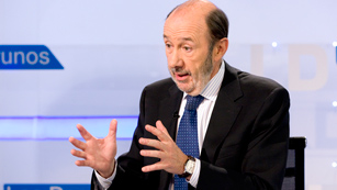 Ver v&iacute;deo  'Rubalcaba sobre el rey: "No echar&eacute; m&aacute;s le&ntilde;a al fuego"'