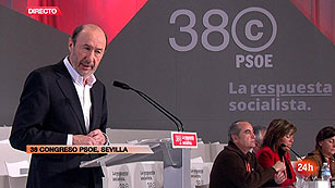 Ver v&iacute;deo  'Rubalcaba: "Solo he o&iacute;do llorar a Zapatero por el fin de ETA"'