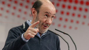 Ver v&iacute;deo  'Rubalcaba ve "ins&oacute;lito" que no se celebre el debate del estado de la naci&oacute;n'
