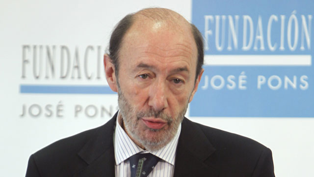Rubalcaba se reune con v&iacute;ctimas de accidentes de tr&aacute;fico