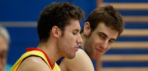 Rudy Fern&aacute;ndez y V&iacute;ctor Claver durante un entrenamiento de la selecci&oacute;n espa&ntilde;ola de baloncesto