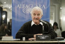 RUEDA DE PRENSA DE CARLOS FUENTES EN BUENOS AIRES