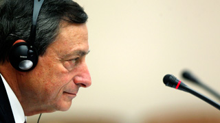 Ver v&iacute;deo  'Rueda de prensa &iacute;ntegra del presidente del BCE, Mario Draghi, en el Congreso'