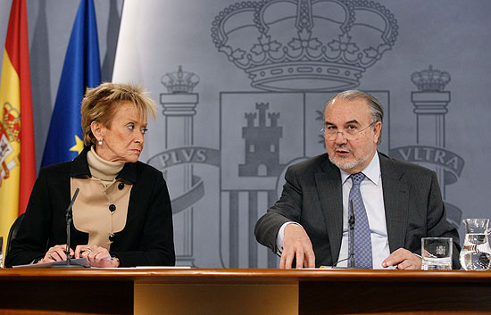 Rueda de prensa de Solbes y De la Vega