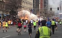 Una de las explosiones que se ha producido en la meta del maratón de Boston, en el que han participado más de 23.000 personas y que ha tenido, al menos, tres víctimas mortales