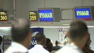 Ver v&iacute;deo  'Ryanair acusa a Fomento de hacer circular informes falsos sobre sus incidentes'
