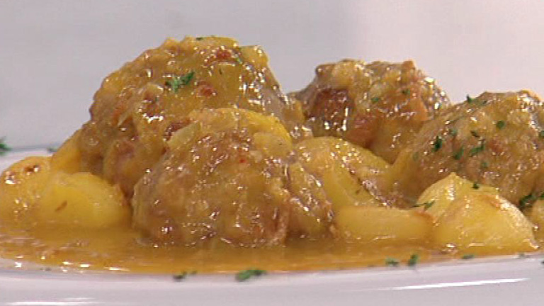 Alb&oacute;ndigas en salsa de cava y azafr&aacute;n (06/02/2012)