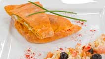 Ir al Video&nbsp;Saber cocinar - Empanada de ave y zanahoria con ensalada de aceitunas y bacalao