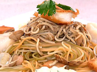 Ver v&iacute;deo  'Saber Cocinar - Ensalada de pasta y bacalao (23/08/11)'