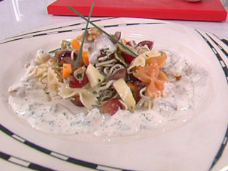 Ver v&iacute;deo  'Saber cocinar - Ensalada de pasta con salsa de queso y nueces (21/07/11)'