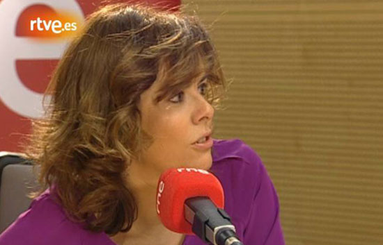 S&aacute;enz de Santamar&iacute;a llora emocionada la muerte de Delibes