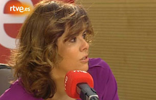 Ver v&iacute;deo  'S&aacute;enz de Santamar&iacute;a llora emocionada la muerte de Delibes'