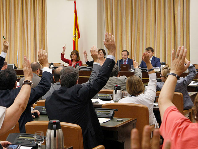 El PSOE saca adelante la reforma laboral