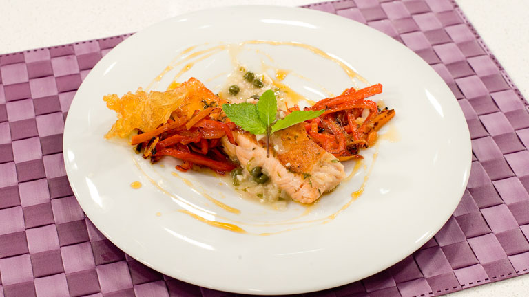 Saber cocinar - Salm&oacute;n a la plancha con menta y verduras caramelizadas 