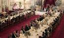 Los salones del palacio de Buckingham han sido el escenario del banquete de estado, que se ha celebrado con la tradicional pompa brit&aacute;nica.