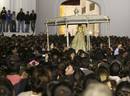 Los almonte&ntilde;os han saltado la reja, dando con ello comienzo la procesi&oacute;n de la Blanca Paloma.