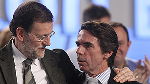 Ver v&iacute;deo  'Saludo de Aznar y Rajoy el el 17 Congreso del PP'