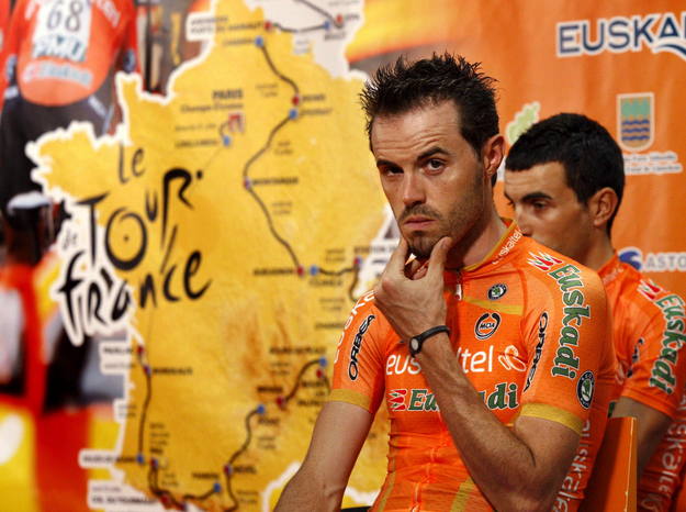 Samuel S&aacute;nchez, el l&iacute;der del Euskaltel Euskadi, antes de partir con su equipo al Tour de Francia.