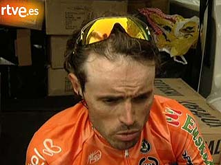 Ver v&iacute;deo  'Samuel S&aacute;nchez felicita a Andy Schleck'