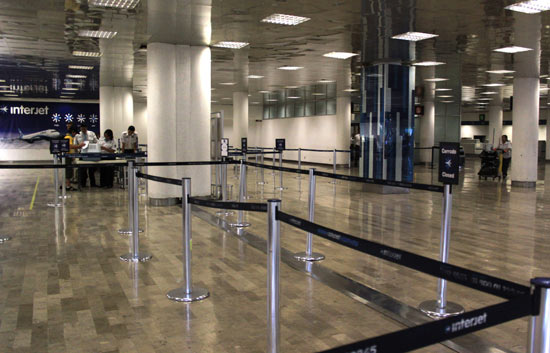 Sanidad y Fomento anuncian nuevas medias de control en los aeropuertos espa�oles