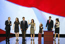 Sarah Palin junto a su familia en la Convenci&oacute;n Republicana de Saint Paul, Minnesota, en la que ha aceptado ser candidata a la vicepresidencia de los Estados Unidos.