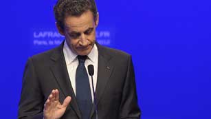 Ver v&iacute;deo  'Sarkozy admite la derrota y desea "suerte" a Hollande'