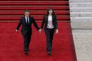 Sarkozy y Carla Bruni abandonan el Palacio del El&iacute;seo tras cinco a&ntilde;os.
