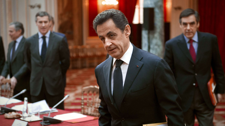 En Francia, el programa electoral de Sarkozy da un giro a la derecha