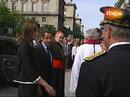 Ir al Video&nbsp;Sarkozy llega al acto en Notre Dame de Par&iacute;s por el avi&oacute;n desaparecido