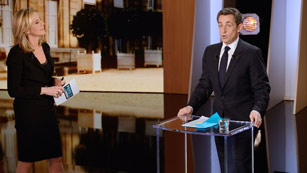 Ver v&iacute;deo  'Sarkozy se encara con la periodista que le pregunta sobre Gadafi'