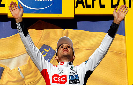 Sastre conquista el Alpe DHuez