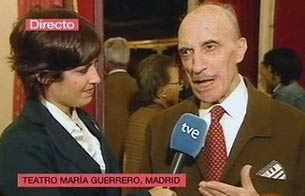 Ver v&iacute;deo  ''Saza' en la capilla ardiente de L&oacute;pez V&aacute;zquez: 'Cuidado que no se olviden nuestras pel&iacute;culas''